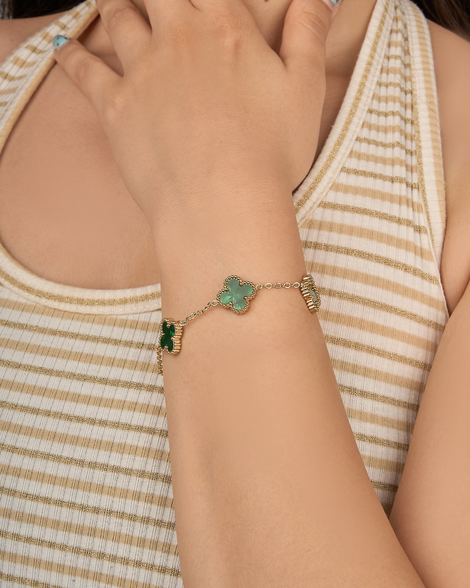 Trèfle Green Clover Charm Bracelet in Gold